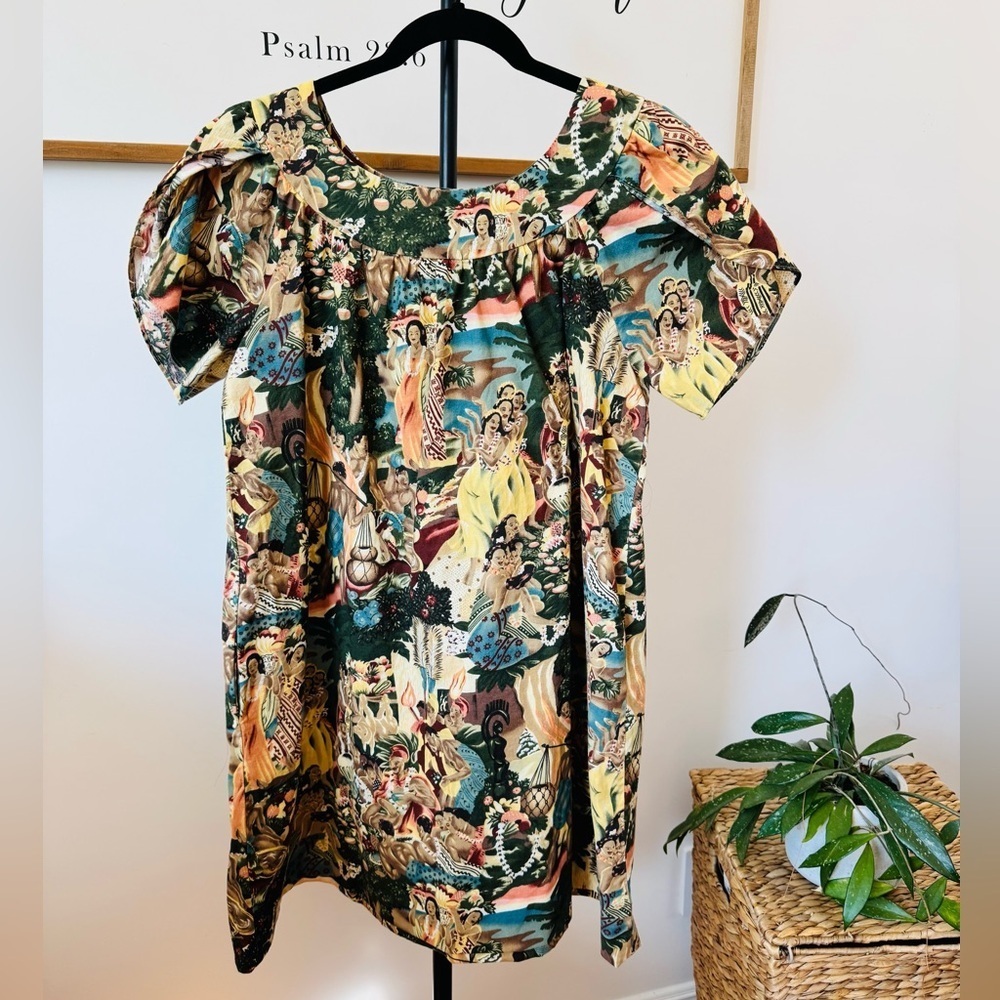 Beautiful 100% cotton mini Hilo hattie luau dress with pockets
